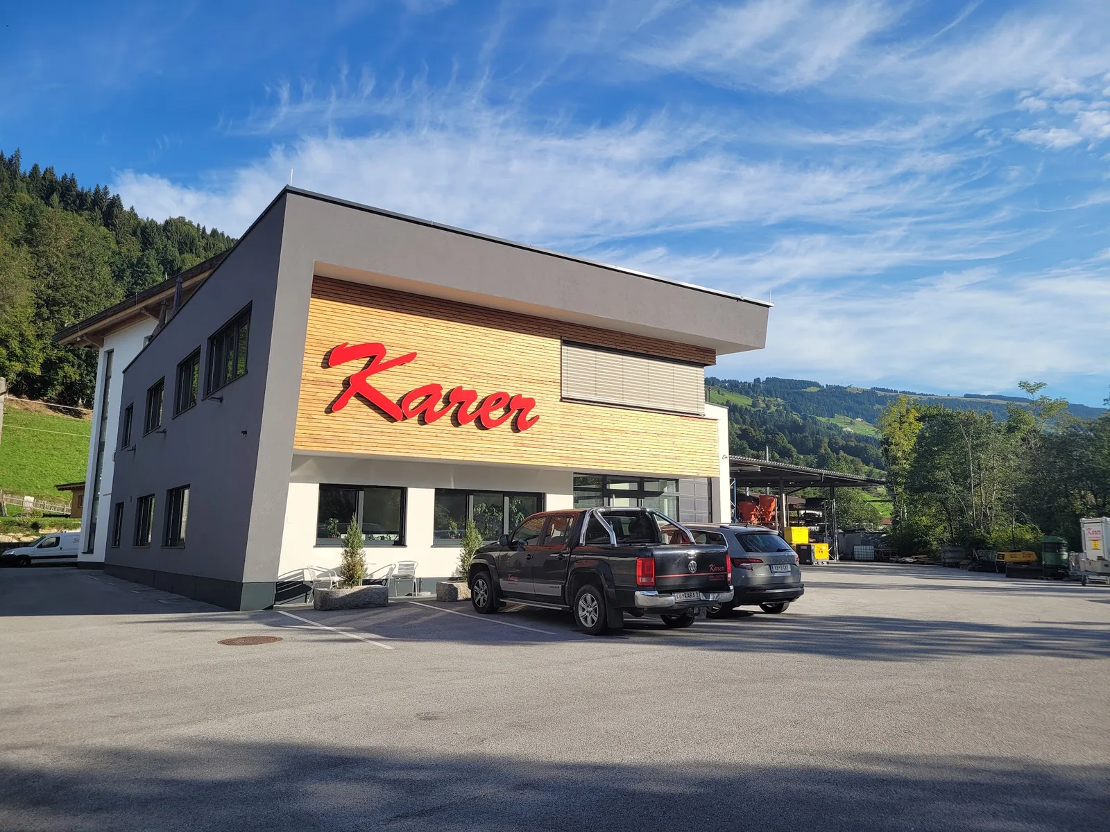 Firmengebäude von Karer Bau in Westendorf