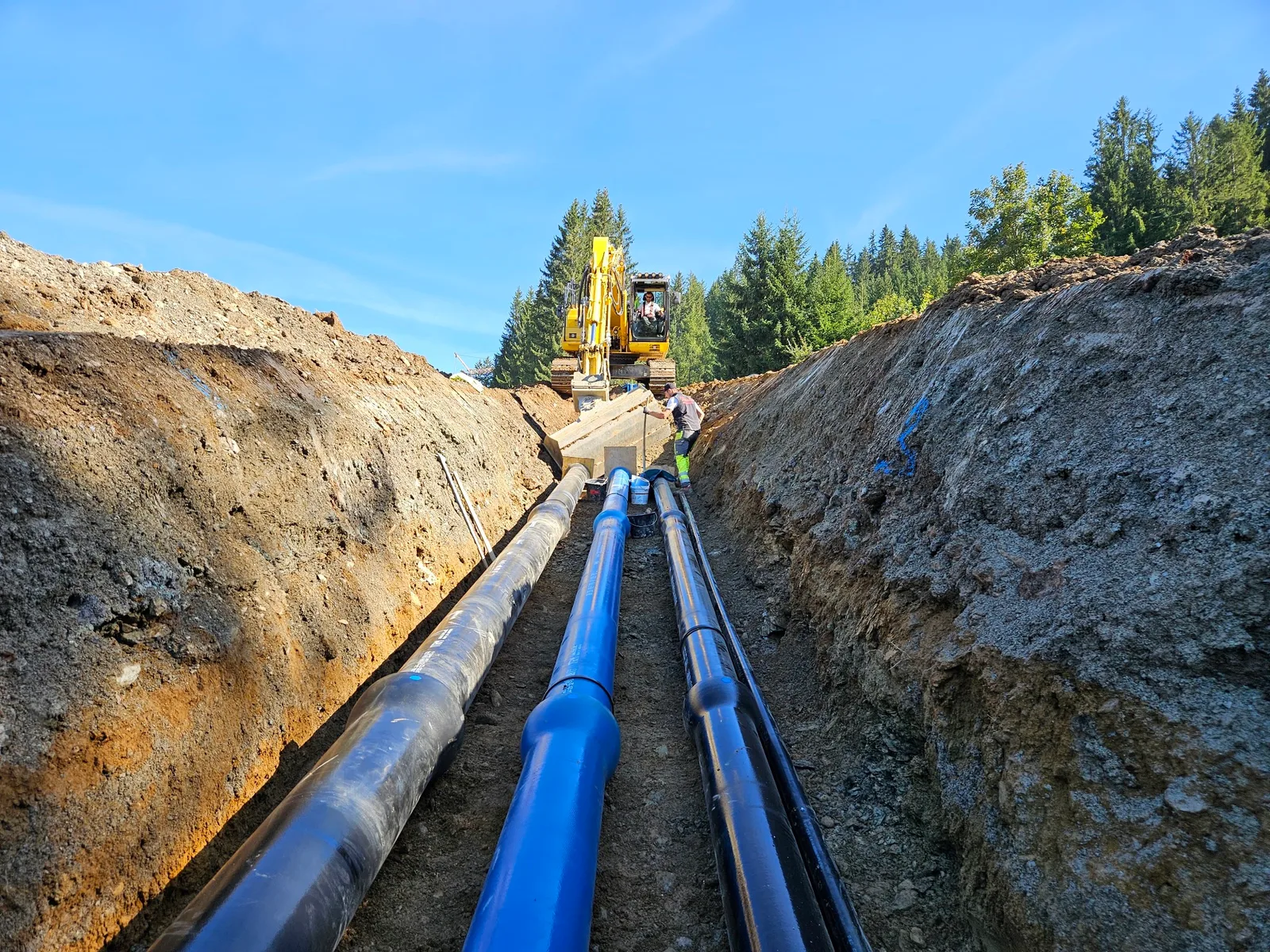 Rohr- und Leitungsbau in einem Graben